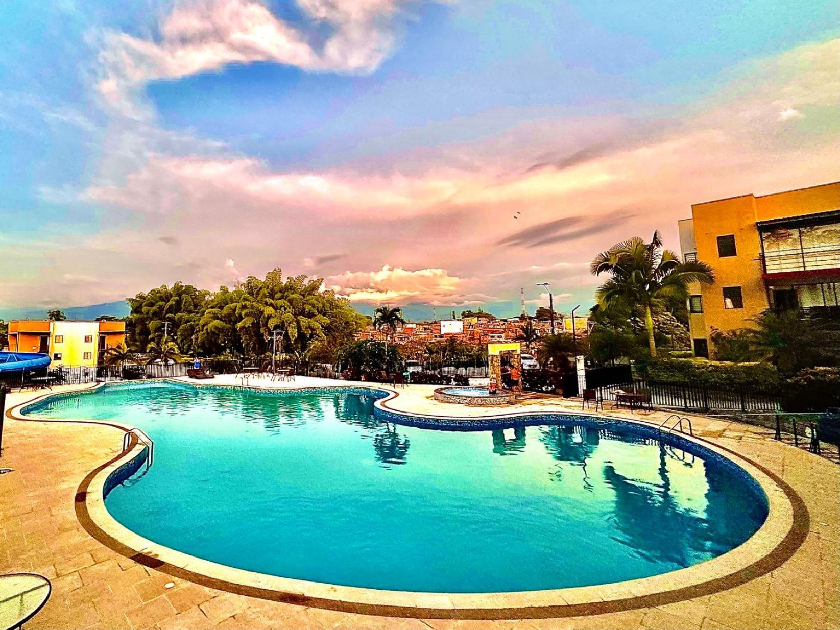 Apartamento Privado Vacacional A 5M Del Aeropuerto, 20 Minutos Del Parque Del Cafe Y Centro De Armenia Con 4 Piscinas, 3 Jacuzzi, Sauna By Molca Xperiences 2H 외부 사진