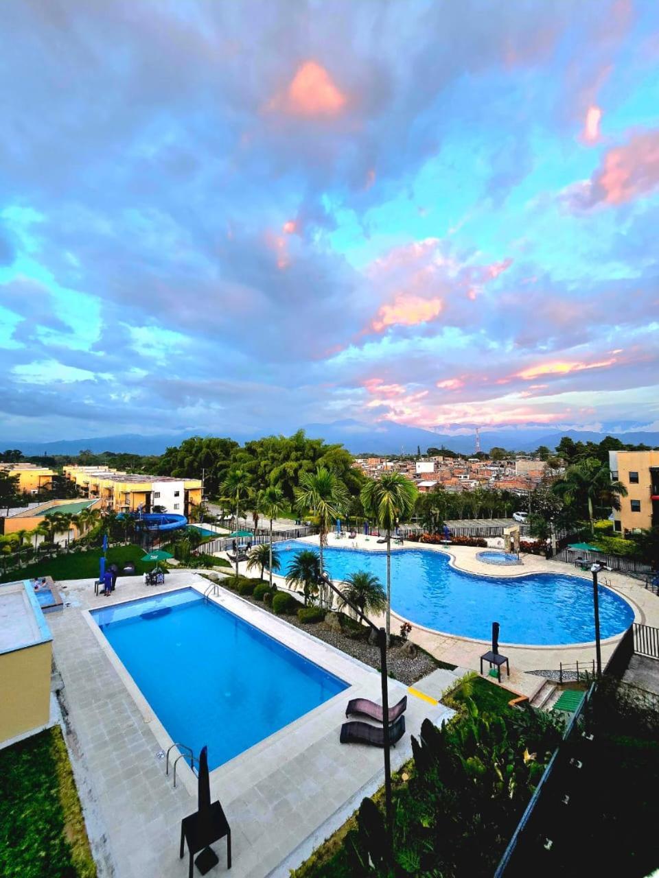 Apartamento Privado Vacacional A 5M Del Aeropuerto, 20 Minutos Del Parque Del Cafe Y Centro De Armenia Con 4 Piscinas, 3 Jacuzzi, Sauna By Molca Xperiences 2H 외부 사진